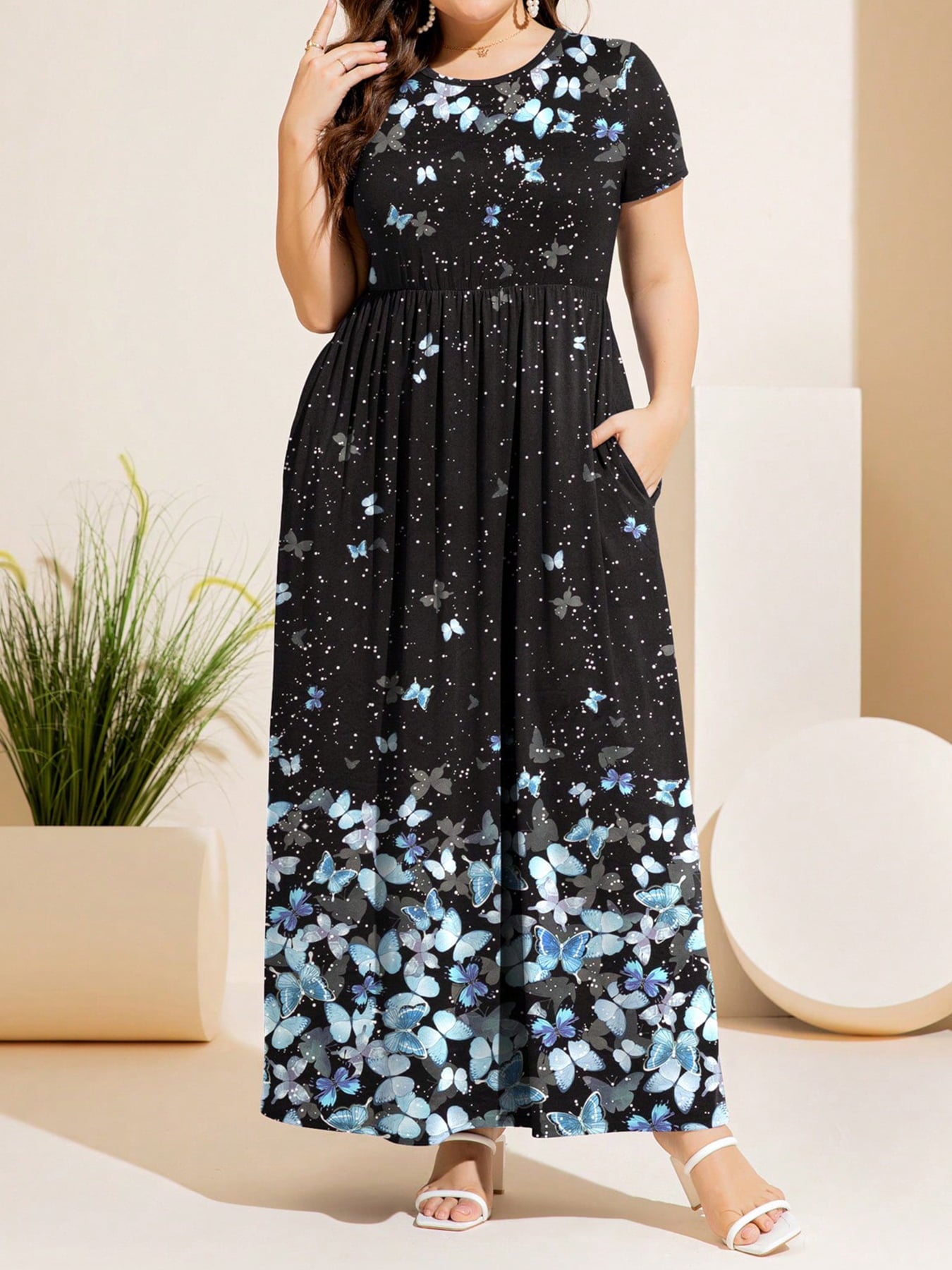 Plus Size Printed Round Neck Short Sleeve Maxi Dress